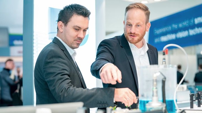 Baumer will be demonstrating pioneering sensor solutions that under the motto "faster, more efficient, more sustainable" speed up and pave the way to maximum efficiency in automation. Source: Baumer