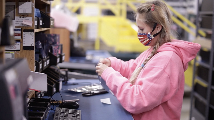 A Digi-Key employee fills an order in the company’s warehouse. Digi-Key has seen its business boom during the pandemic-fueled chip shortage with new companies coming to use the distributor. Source: Digi-Key 