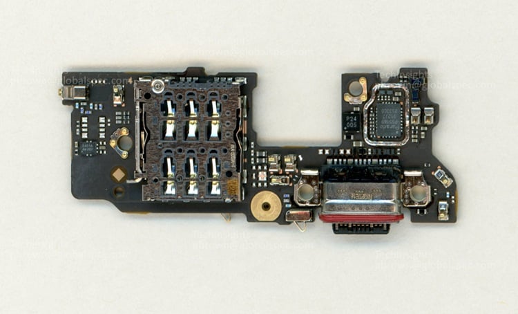 The USB board on the Motorola Signature smartphone. Source: TechInsights.