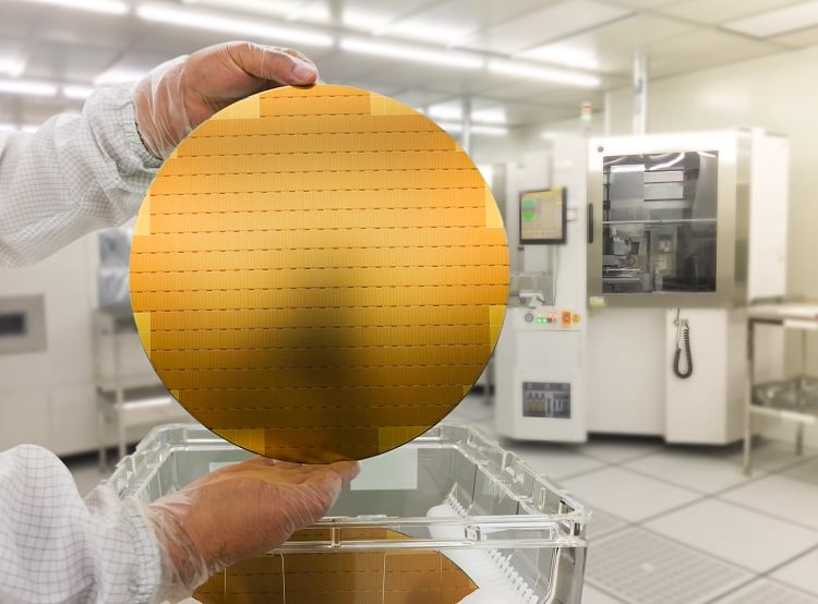 The U.S. currently has no fabs capable of manufacturing 5 nm advanced semiconductors but that will change when TSMC builds its fab in Arizona. Source: AdobeStock