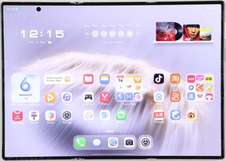 The Huawei Mate XT Ultimate Edition is the powerful and improved technology version of the regular Huawei Mate XT. Source: TechInsights