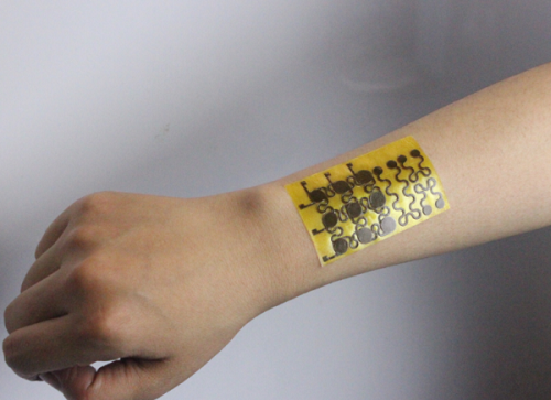 The e-skin can conform to curved surfaces by applying moderate heat and pressure to it. Source: University of Colorado