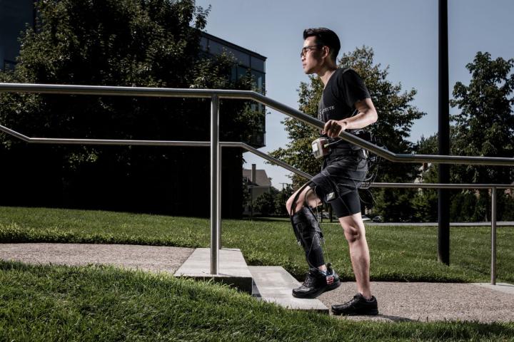 The soft robotic exosuit (shown here from the side) was worn by stroke patients on the hemiparetic side of their bodies. By assisting during the stance and swing phases of their gait cycles, it enabled them to walk faster and farther on a 30-meter walkway. Source: Rolex Awards/Fred Merz