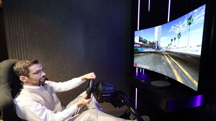 The 48 in bendable display is geared toward gamers that want a more immersive experience. Source: LG