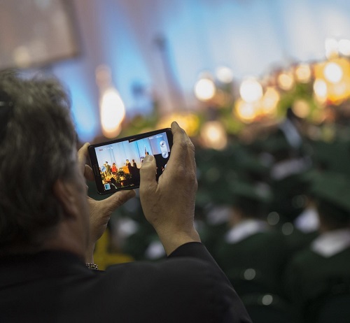 Researchers have developed an app that blocks third parties from identifying an individual's location based on what they search for online. (Source: Jonathan Cohen, Binghamton University) 