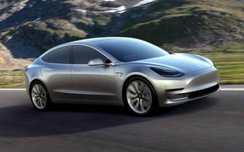A Tesla 3, a vehicle capable of self-driving technology. Image credit: Automobile Italia / CC BY 2.0