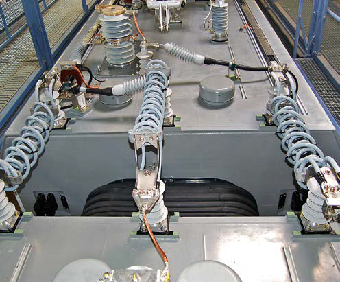 Figure 1. Leoni offers a variety of technical solutions, starting from simple connection systems up to complex jumper systems for three-phase applications within one system. Source: Leoni