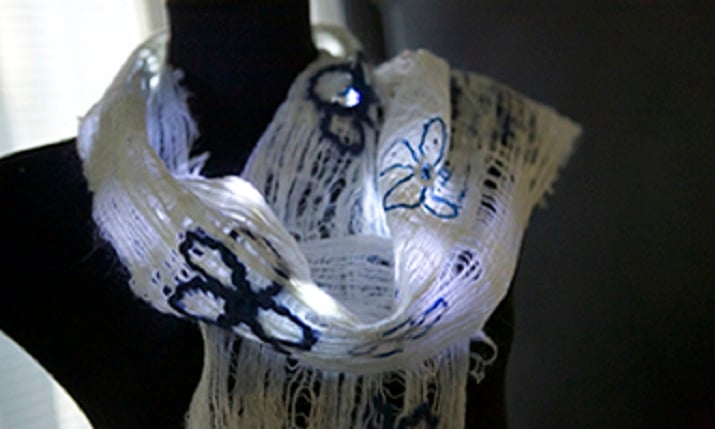 A lightweight Zephlinear scarf with LEDs. (Image Credit: Nottingham Trent University) 
