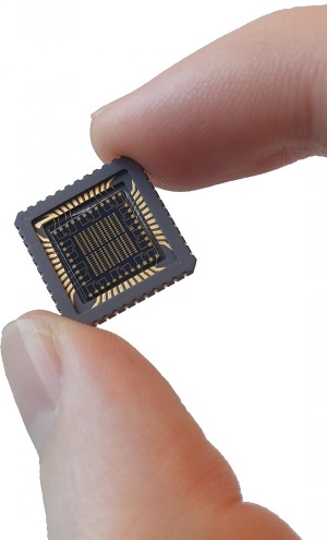 This image shows the experimental chip the researchers used for their measurements. (Image Credit: Arno van den Brink / Eindhoven University of Technology)
