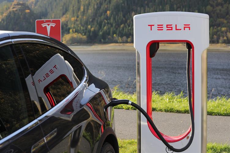 Tesla Opens Its Charging Network To Other EVs | Electronics360