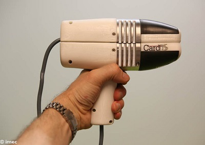 The device performs Laser Doppler Vibrometry on a patient&rsquo;s skin to deduce metrics for arterial stiffness and to diagnose cardiovascular diseases. Source: Imec