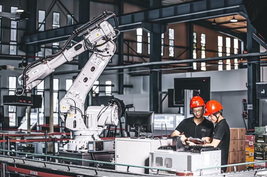 Figure 1. Collaborative robot in a manufacturing setting. Source: Mech Mind/Unsplash