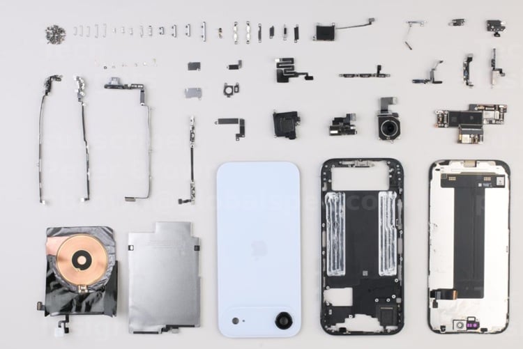 Some of the electronic components found inside the Apple iPhone Air smartphones. Source: TechInsights