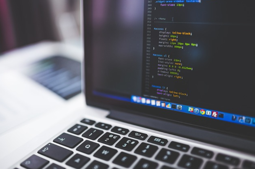 Figure 1: Modern computer-aided engineering (CAE) software enables tedious and time-consuming engineering design functions to be performed automatically and instantaneously. Source: Pixabay