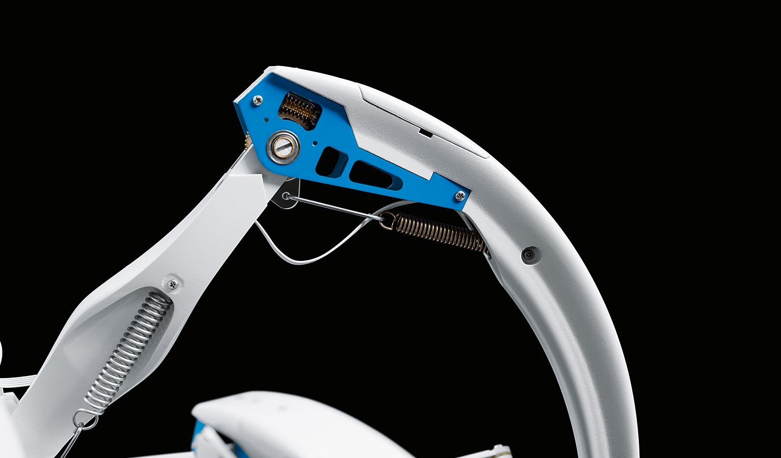 Springs built into leg joints assist the bot’s movements. Source: Festo