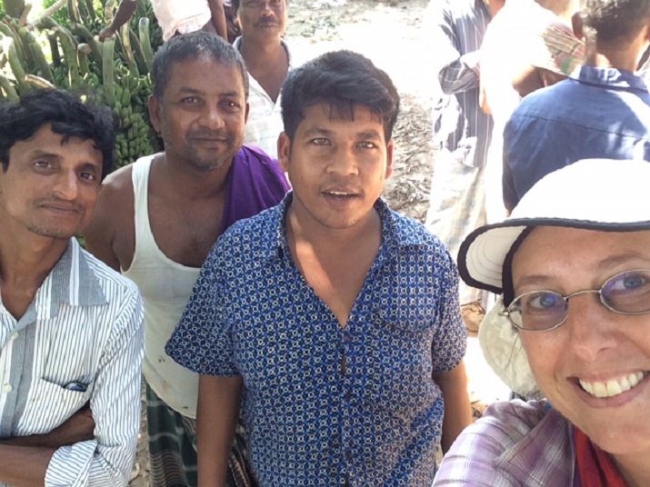 A selfie with banana growers and vendors, along the N1 road in Bangladesh