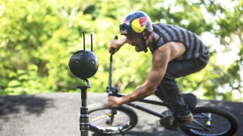 The Insta360 Pro 2 weighs 3.42 pounds and can be carried, mounted or equipped on a drone. Source: Insta360