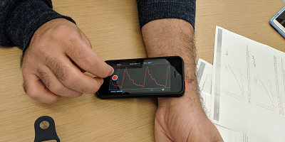 The iPhone app captures a pulse wave using just the phone&rsquo;s camera. Source: Ashleen Knutsen
