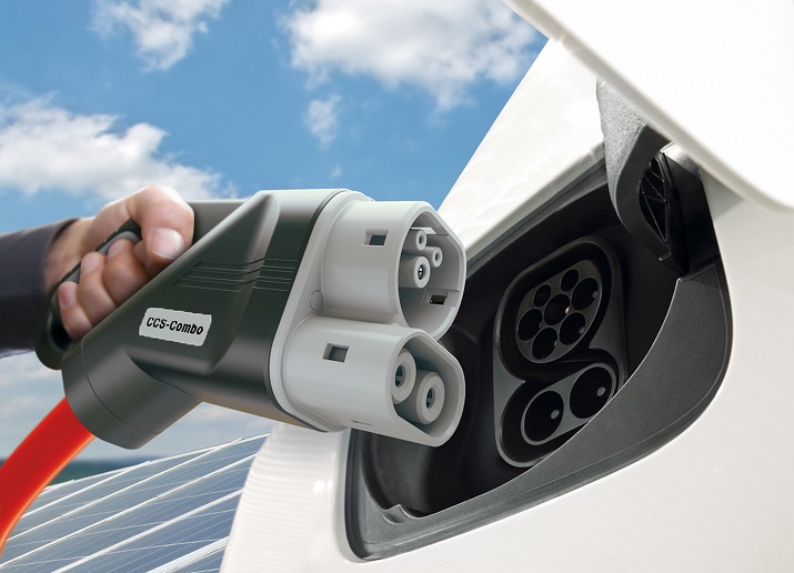 The stations will be brand independent so that any make or model electric vehicle will be able to use the new charging stations. Source: Daimler AG  