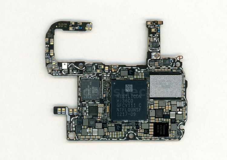 主板位于華為Pura X內(nèi)部。來源:TechInsights 