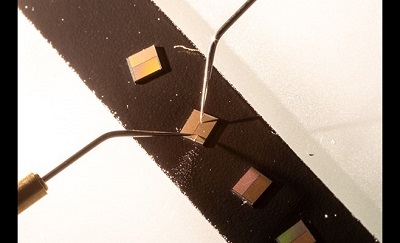Testing a graphene chip with scanning tunnel microscopy tips. Source: University of Arkansas