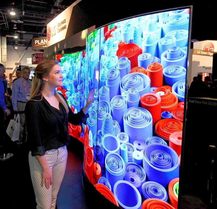 marketing curved digital displays