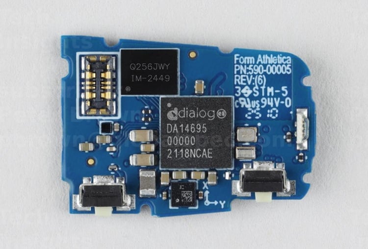 The main board that is on the Form Smart Swim 2 Pro goggles. Source: TechInsights