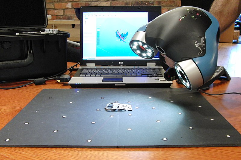 3D scanner developing a CAD model of a part. Source: Creative Tools/CC BY-SA 3.0
