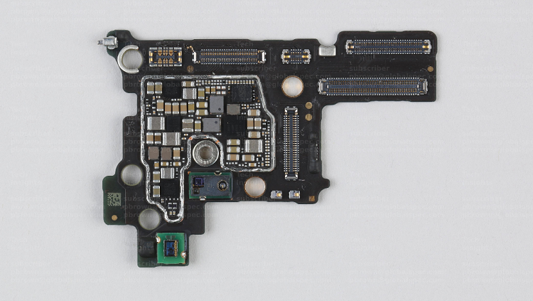 The connector board of the Vivo X Fold smartphone houses power supply components, RF and wireless chips and other connectors for daily operation by users. Source: TechInsights 