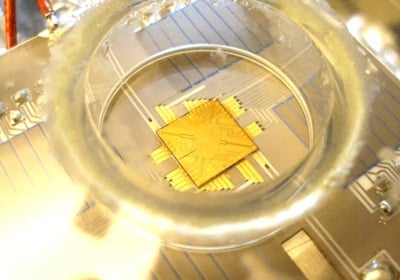 The MAGIC quantum processor by eleQtron uses microwaves which leads to less cooling and less power consumption. Source: Spectrum Instrumentation